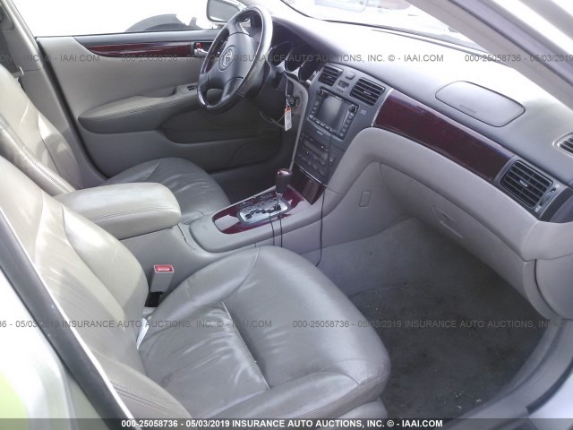 JTHBF30G325032256 - 2002 LEXUS ES 300 SILVER photo 5