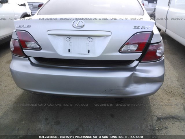 JTHBF30G325032256 - 2002 LEXUS ES 300 SILVER photo 6