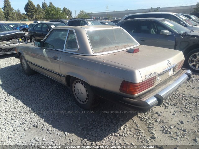 WDBBA48D3GA037633 - 1986 MERCEDES-BENZ 560 SL BROWN photo 3