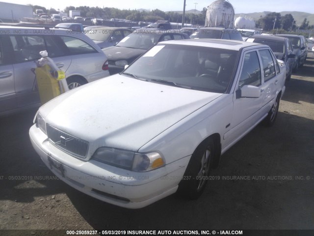 YV1LS5376W2516948 - 1998 VOLVO S70 T5 TURBO WHITE photo 2