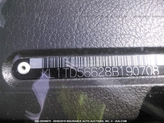 KL1TD56628B190708 - 2008 CHEVROLET AVEO LS SILVER photo 9