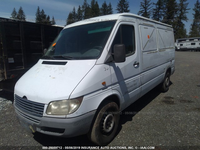 WD2YD641525390143 - 2002 FREIGHTLINER Sprinter 2500 WHITE photo 2
