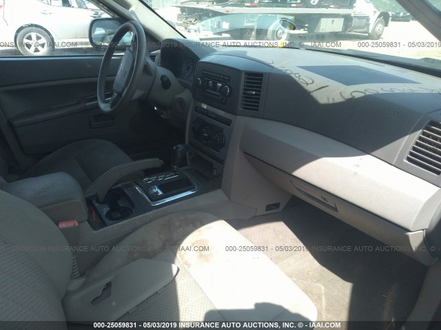 1J4HR48N76C256900 - 2006 JEEP GRAND CHEROKEE LAREDO/COLUMBIA/FREEDOM 金色 照片 5