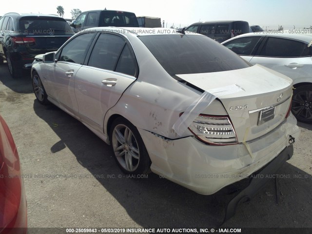 WDDGF4HB3CA658555 - 2012 MERCEDES-BENZ C 250 WHITE photo 3