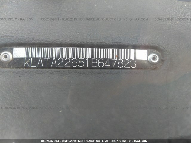 KLATA22651B647823 - 2001 DAEWOO LANOS S SILVER photo 9