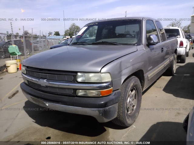 2GCEC19T9Y1305660 - 2000 CHEVROLET SILVERADO C1500 Pewter photo 2