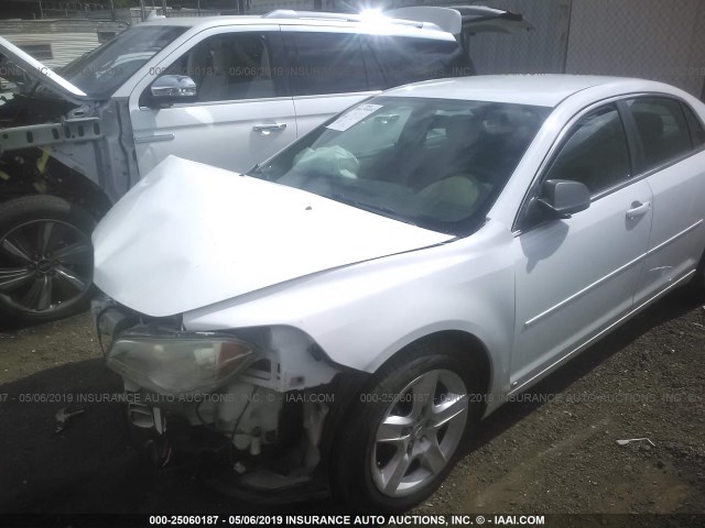 1G1ZG57B79F100302 - 2009 CHEVROLET MALIBU LS WHITE photo 2