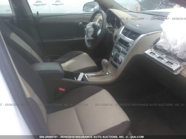 1G1ZG57B79F100302 - 2009 CHEVROLET MALIBU LS WHITE photo 5