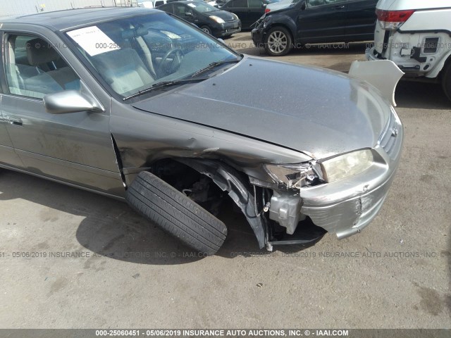 JT2BG22K8Y0464348 - 2000 TOYOTA CAMRY CE/LE/XLE GRAY photo 6