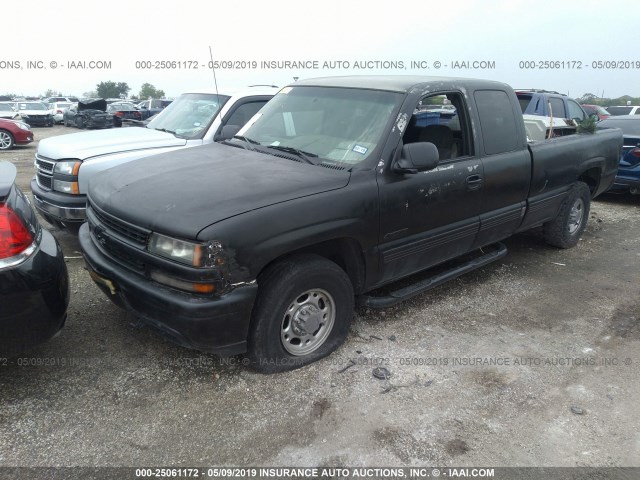 1GCGC29U8YE307311 - 2000 CHEVROLET SILVERADO C2500 BLACK photo 2