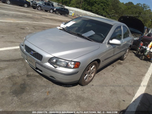 YV1RS61R322184708 - 2002 VOLVO S60 SILVER photo 2