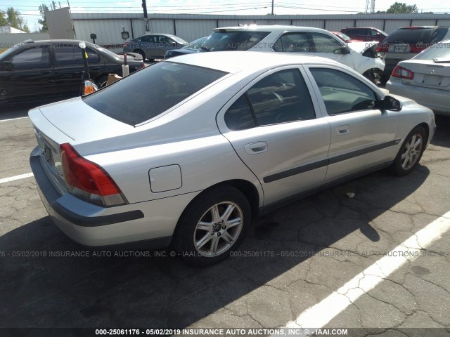 YV1RS61R322184708 - 2002 VOLVO S60 SILVER photo 4