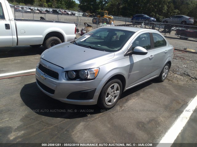 1G1JA5SH7D4101688 - 2013 CHEVROLET SONIC LS SILVER photo 2