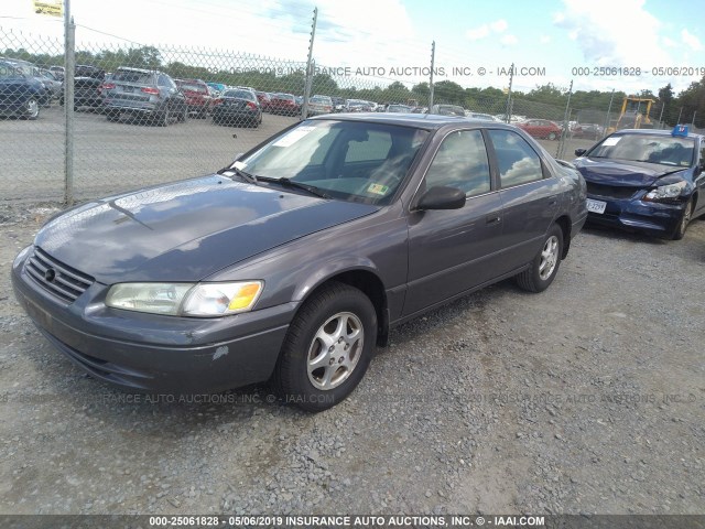 4T1BG28K6WU281028 - 1998 TOYOTA CAMRY CE/LE/XLE GRAY photo 2