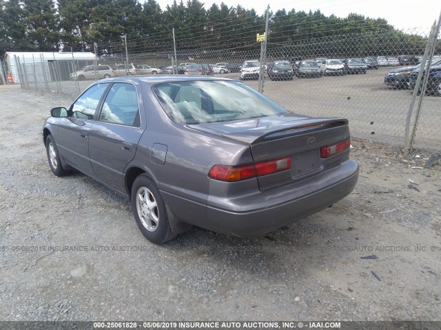 4T1BG28K6WU281028 - 1998 TOYOTA CAMRY CE/LE/XLE GRAY photo 3