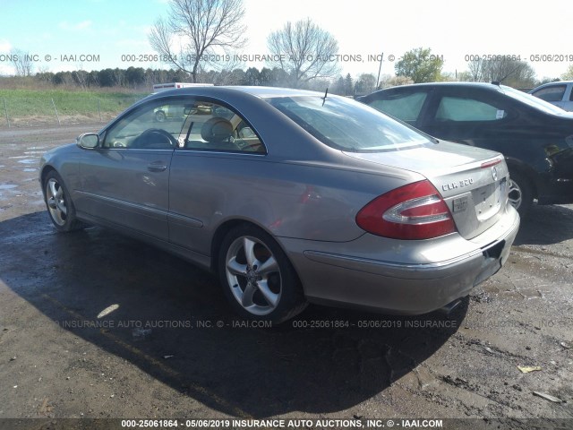 WDBTJ65J75F138121 - 2005 MERCEDES-BENZ CLK 320C SILVER photo 3