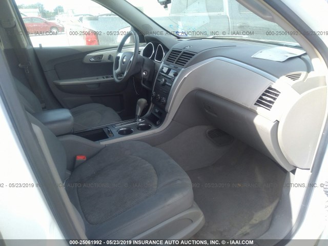 1GNER13D49S154932 - 2009 CHEVROLET TRAVERSE WHITE photo 5