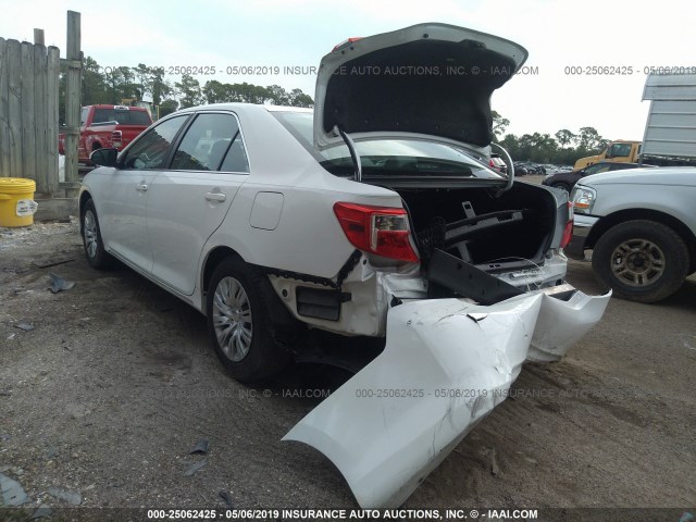 4T1BF1FK9EU782770 - 2014 TOYOTA CAMRY L/SE/LE/XLE 白色 照片 3