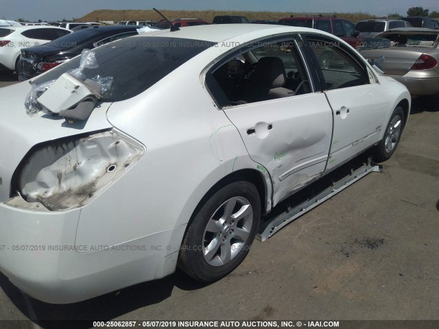 1N4CL21E19C110504 - 2009 NISSAN ALTIMA HYBRID WHITE photo 6