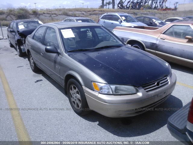 JT2BF28K2X0156326 - 1999 TOYOTA CAMRY LE/XLE Champagne photo 1