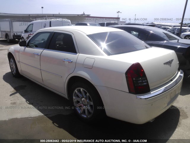 2C3AA63H35H506239 - 2005 CHRYSLER 300C CREAM photo 3