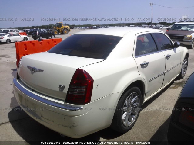 2C3AA63H35H506239 - 2005 CHRYSLER 300C CREAM photo 4