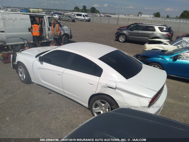 2C3CDXAT6EH132366 - 2014 DODGE CHARGER POLICE WHITE photo 3