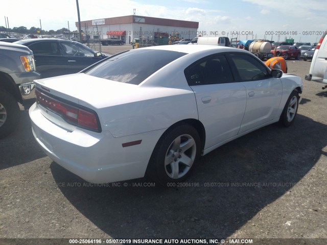 2C3CDXAT6EH132366 - 2014 DODGE CHARGER POLICE WHITE photo 4