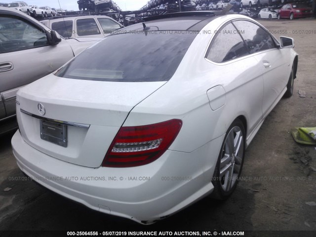 WDDGJ4HB6CF839862 - 2012 MERCEDES-BENZ C 250 WHITE photo 4