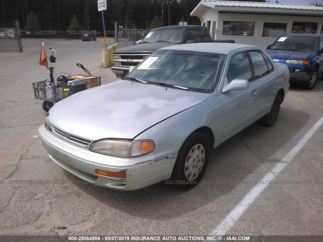 4T1BG12K2TU771142 - 1996 TOYOTA CAMRY DX/LE/XLE SILVER photo 2