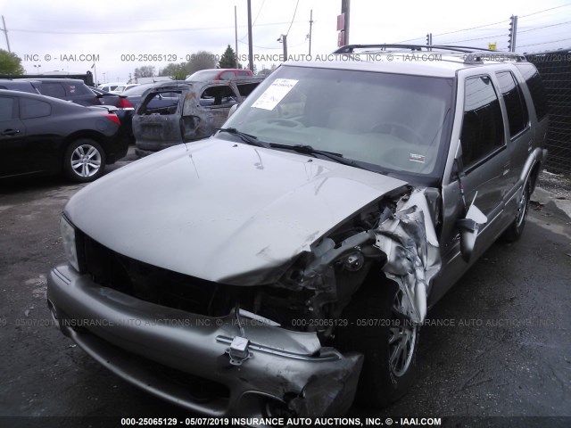 1GKDT13W7W2952736 - 1998 GMC ENVOY TAN photo 2