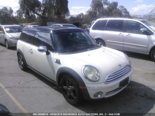 WMWML33568TJ45925 - 2008 MINI COOPER CLUBMAN WHITE photo 1