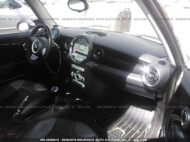 WMWML33568TJ45925 - 2008 MINI COOPER CLUBMAN WHITE photo 5