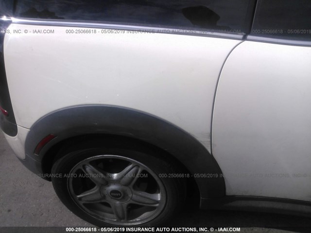 WMWML33568TJ45925 - 2008 MINI COOPER CLUBMAN WHITE photo 6