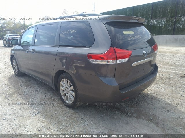 5TDDK3DC9BS025836 - 2011 TOYOTA SIENNA XLE/LIMITED BROWN photo 3