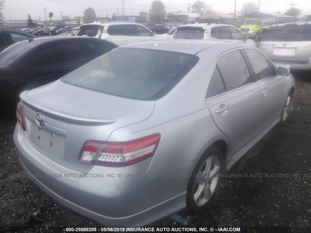 4T1BF3EK1BU139533 - 2011 TOYOTA CAMRY SE/LE/XLE 银色 照片 4