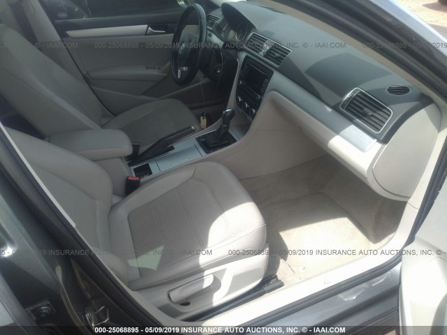 1VWBP7A31CC048127 - 2012 VOLKSWAGEN PASSAT SE GRAY photo 5