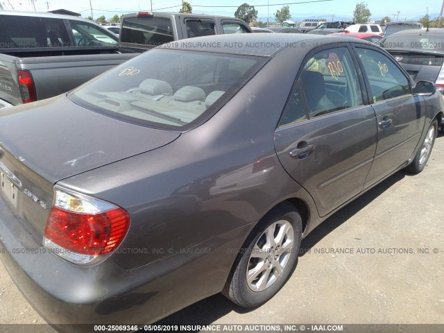 4T1BE30K55U640875 - 2005 TOYOTA CAMRY LE/XLE/SE GRAY photo 4