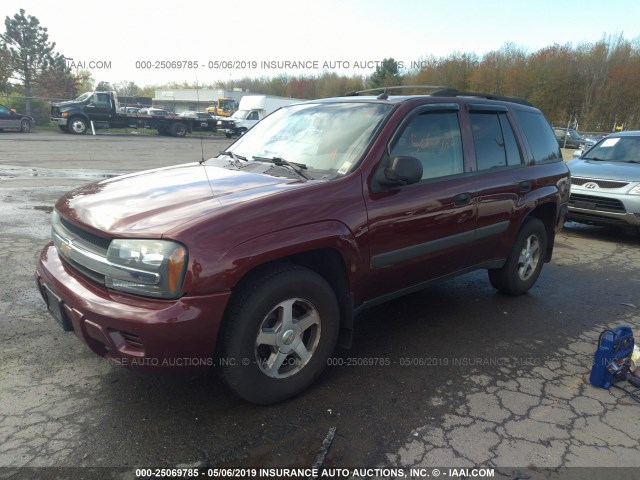 1GNDT13S752173769 - 2005 CHEVROLET TRAILBLAZER LS/LT RED photo 2