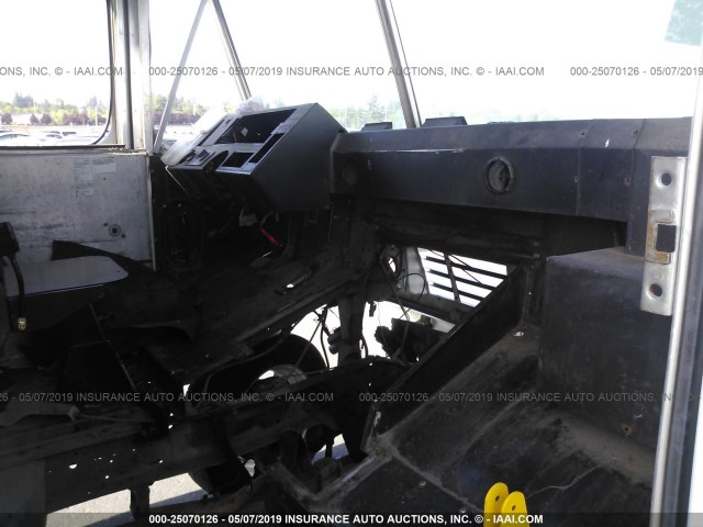 5B4KP42R823344836 - 2002 WORKHORSE CUSTOM CHASSIS FORWARD CONTROL C P4500 Unknown photo 5
