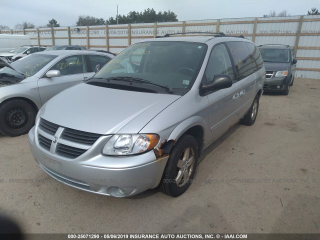 2D4GP44LX5R480828 - 2005 DODGE GRAND CARAVAN SXT SILVER photo 2