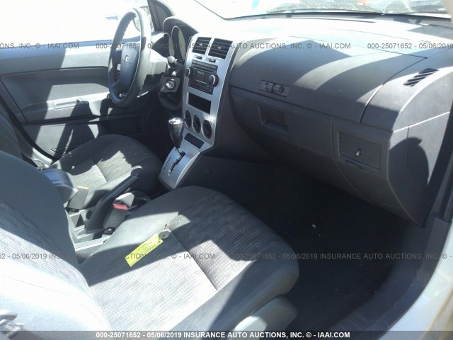 1B3HB28B08D646031 - 2008 DODGE CALIBER WHITE photo 5