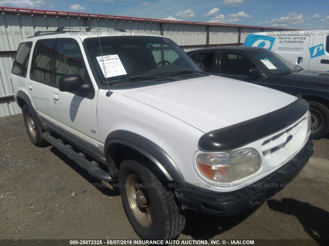 1FMZU73E0YZB39656 - 2000 FORD EXPLORER XLT WHITE photo 1