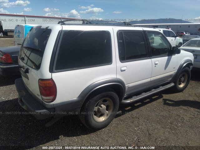 1FMZU73E0YZB39656 - 2000 FORD EXPLORER XLT WHITE photo 4