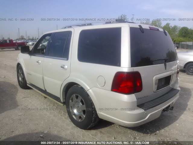 5LMFU28546LJ25531 - 2006 LINCOLN NAVIGATOR 奶油色 照片 3