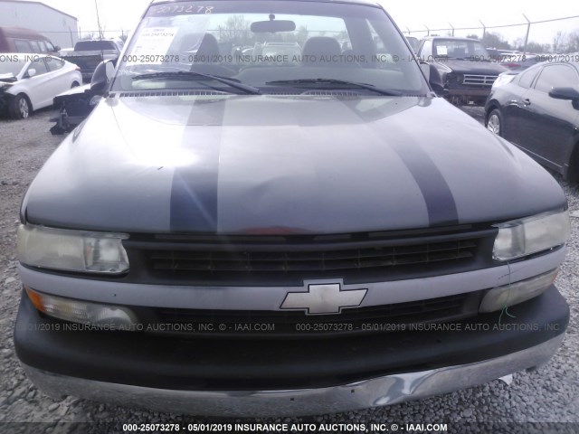 1GCEC14W42Z204266 - 2002 CHEVROLET SILVERADO C1500 GRAY photo 6