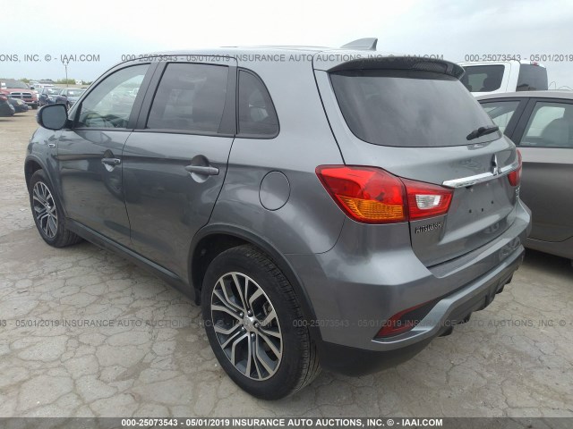 JA4AP3AWXJU000788 - 2018 MITSUBISHI OUTLANDER SPORT ES/SE SILVER photo 3