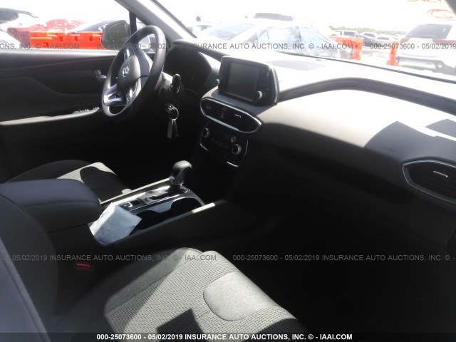 5NMS23AD6KH031522 - 2019 HYUNDAI SANTA FE SE WHITE photo 5