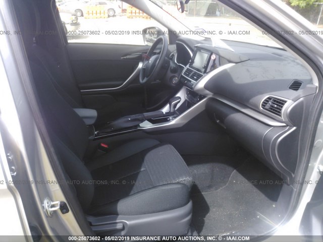 JA4AT3AAXKZ030507 - 2019 MITSUBISHI ECLIPSE CROSS ES SILVER photo 5