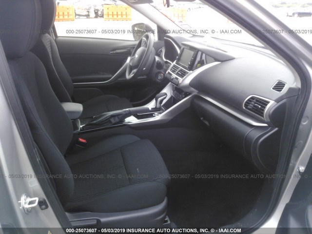 JA4AT3AA4KZ033239 - 2019 MITSUBISHI ECLIPSE CROSS ES SILVER photo 5